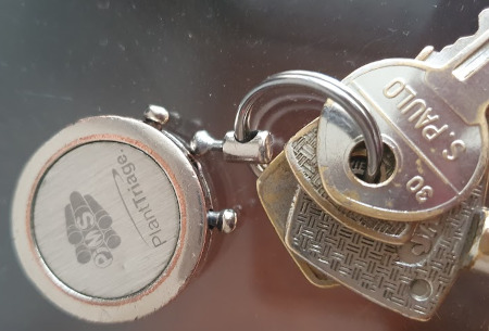 Picture of a broken keychain